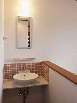 小松建設の施工例　わが家のこだわり　洗面＆バスルーム ３階ホールの洗面 モザイクタイル